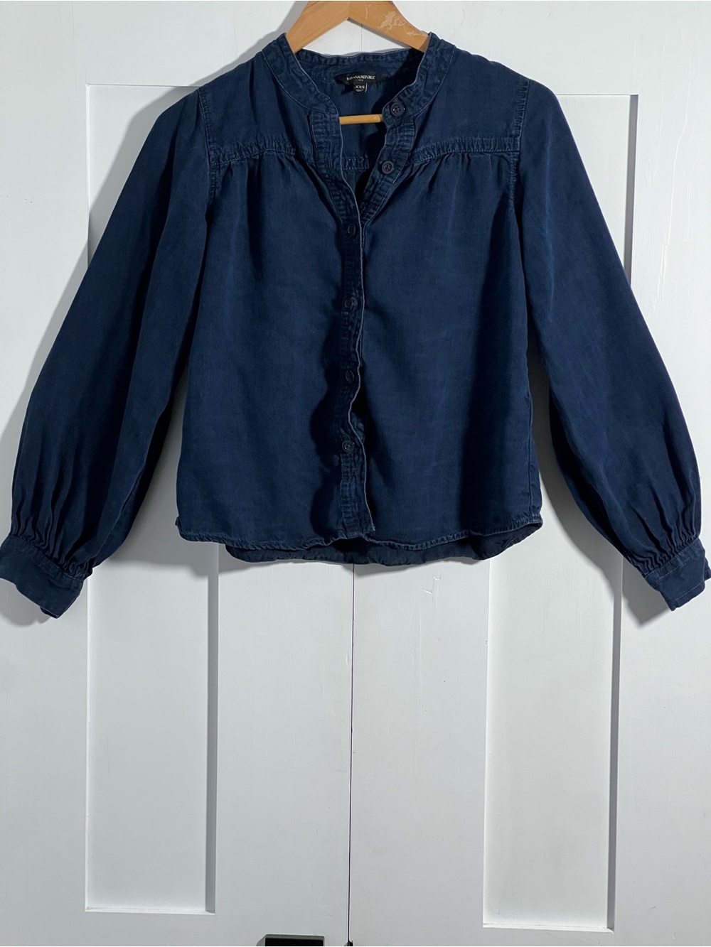 Banana Republic Lyocell Chambray Ruffle Collar Button Front Top XXS